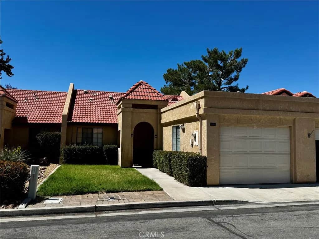 11684 Cedar Court, Apple Valley, CA — listing photo 1