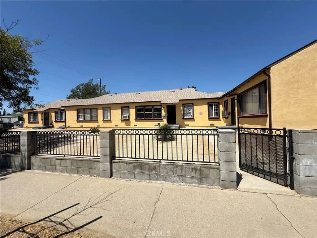 8100 De Garmo, Los Angeles, CA — listing photo 1