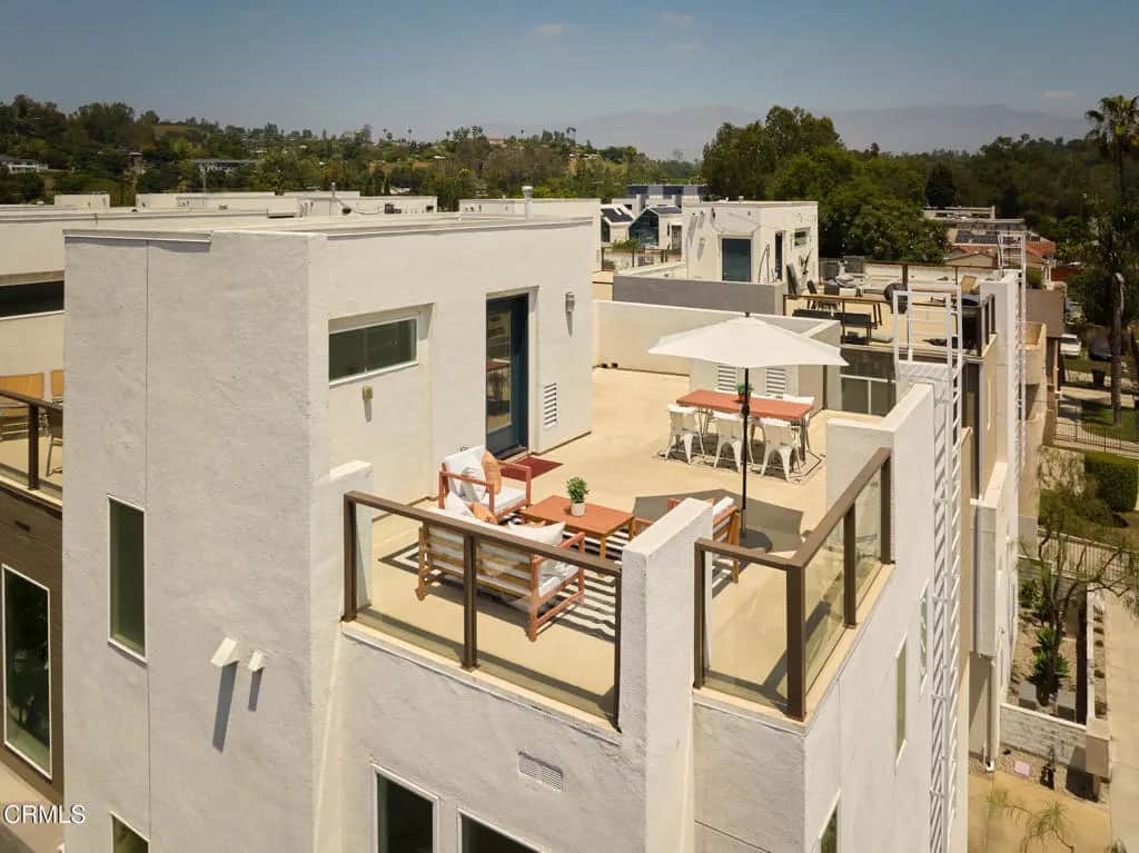 6899 Pollard Street, Los Angeles, CA — listing photo 1
