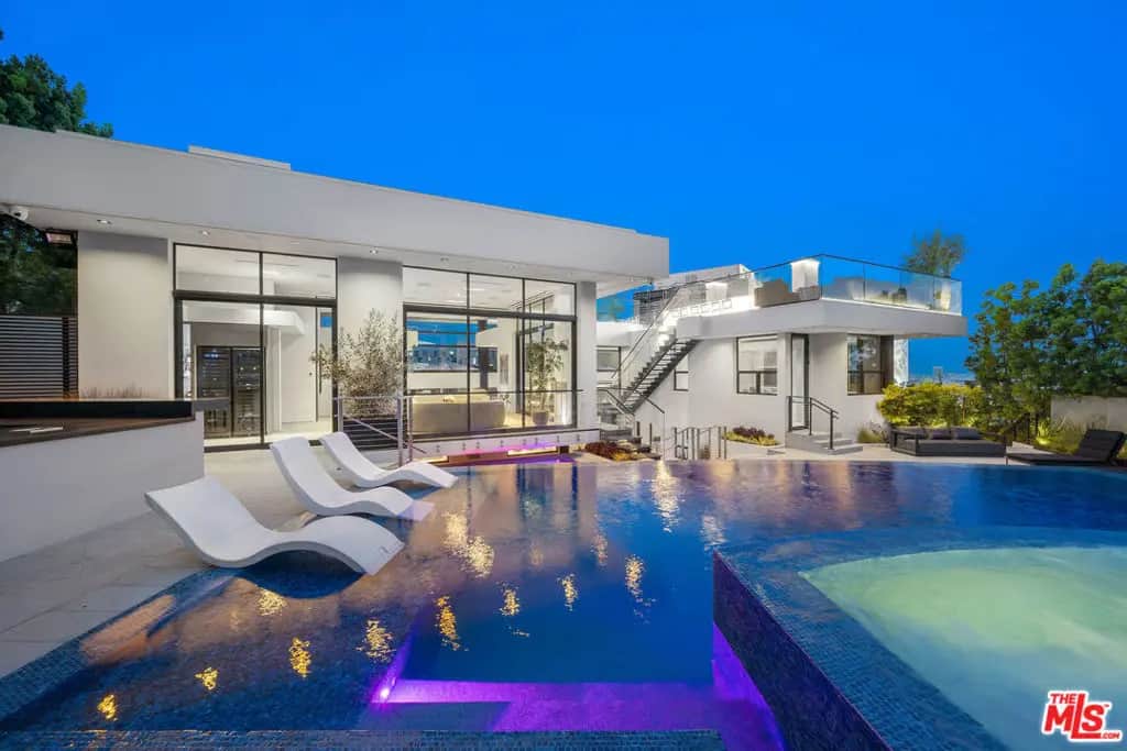 1317 Londonderry Place, Los Angeles, CA — listing photo 1