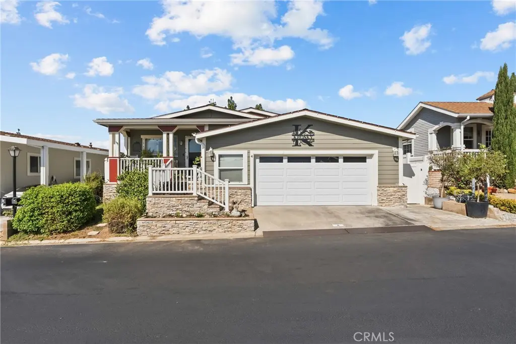 15455 Glenoaks Boulevard SPC 4, Sylmar, CA — listing photo 1