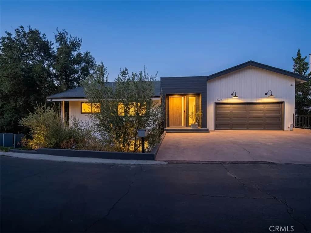 4234 Alhama Drive, Woodland Hills, CA — listing photo 1