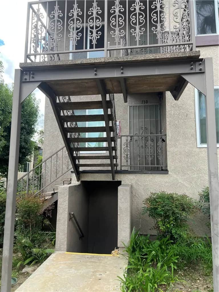 5484 Dobbs Street 130, Los Angeles, CA — listing photo 1
