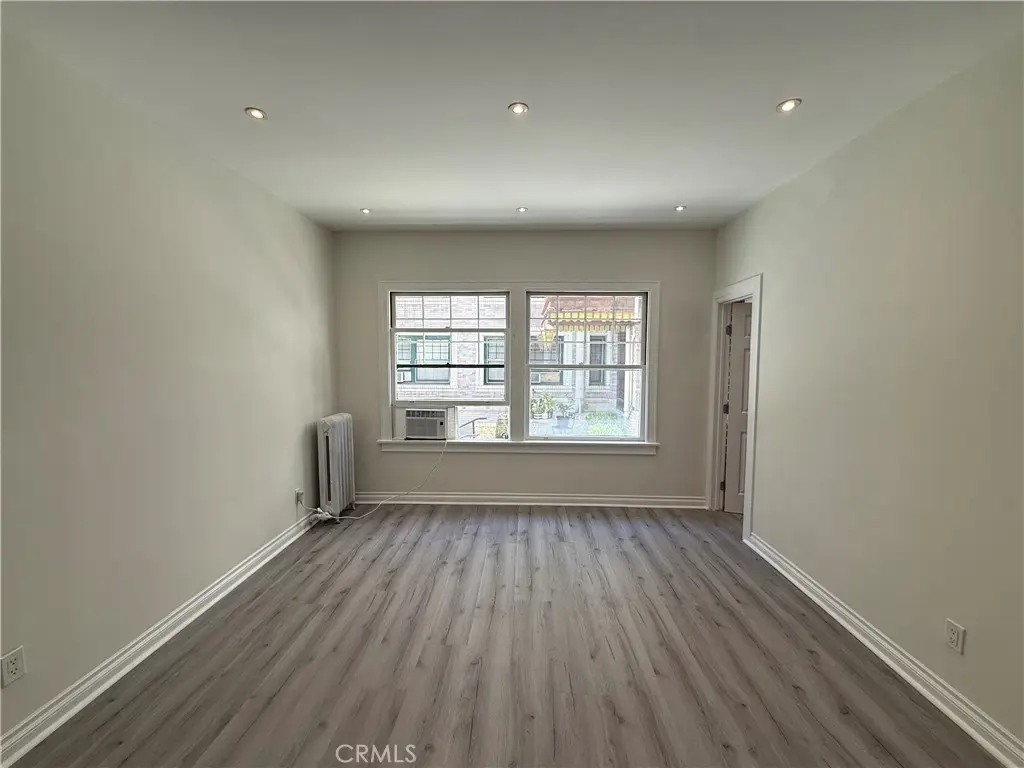 2121 James M Wood 110, Los Angeles, CA — listing photo 1