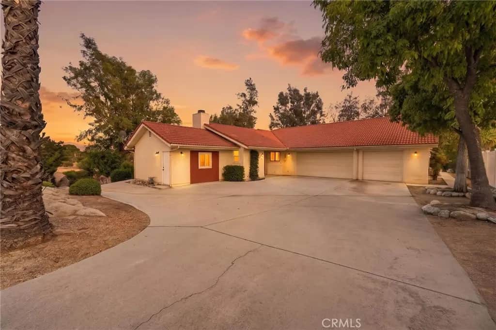 27435 Columbia Street, Hemet, CA — listing photo 1