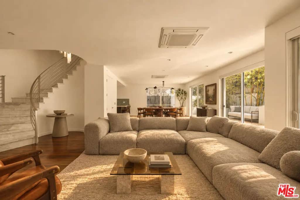 928 N Croft Avenue 102, Los Angeles, CA — listing photo 1