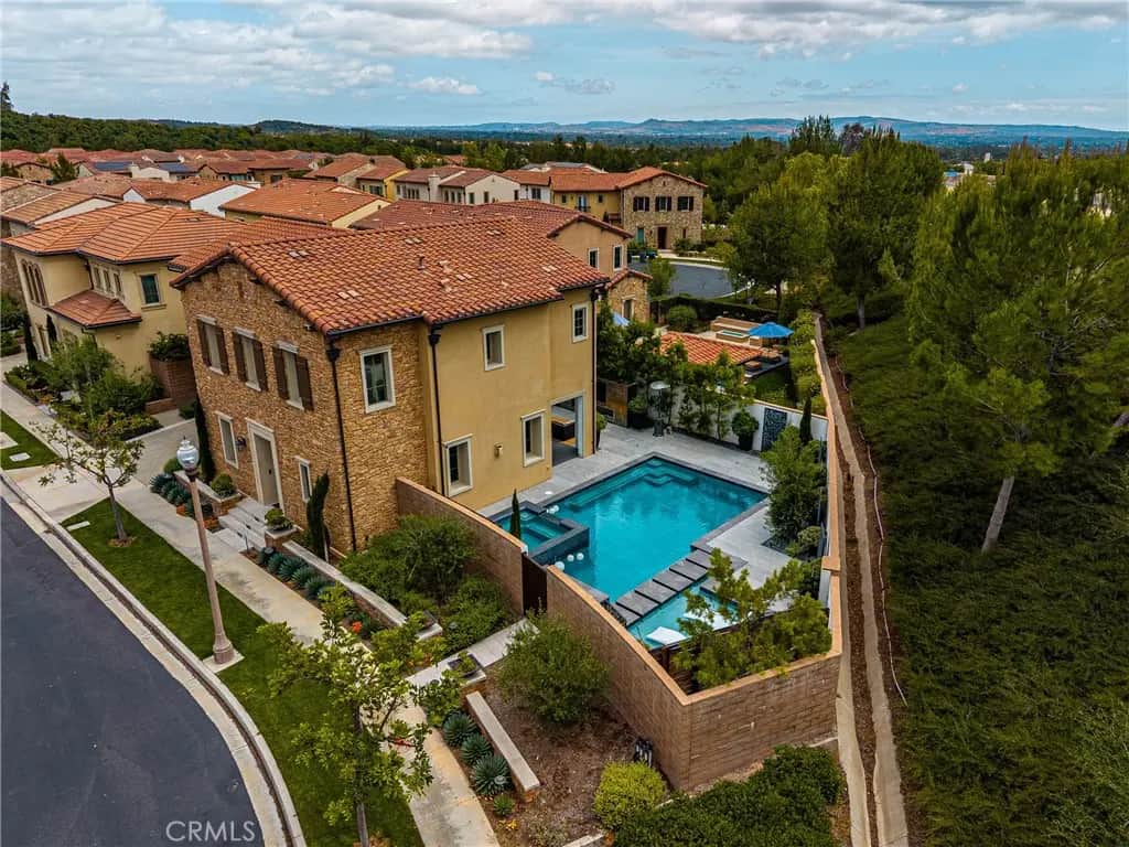 58 Riverboat, Irvine, CA — listing photo 1