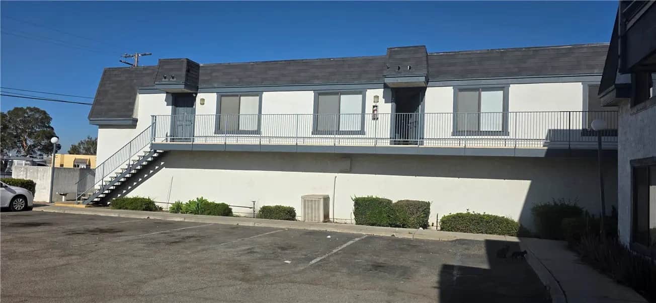 1319 Oakwood Drive 27, San Bernardino, CA — listing photo 1