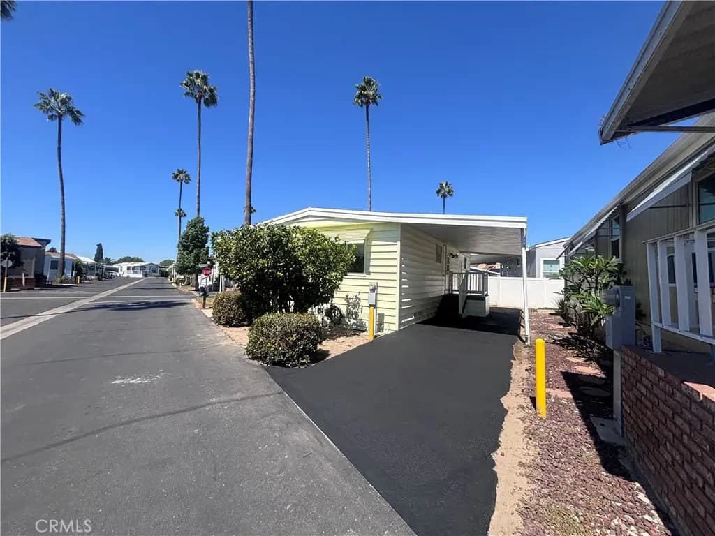 4117 W McFadden Avenue 517, Santa Ana, CA — listing photo 1