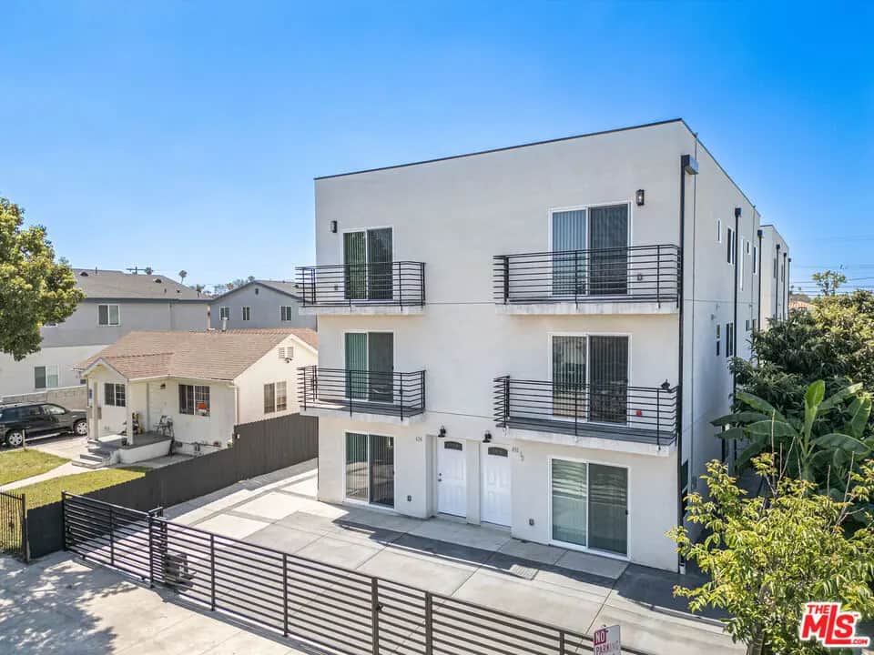 636 W 76th Street, Los Angeles, CA — listing photo 1