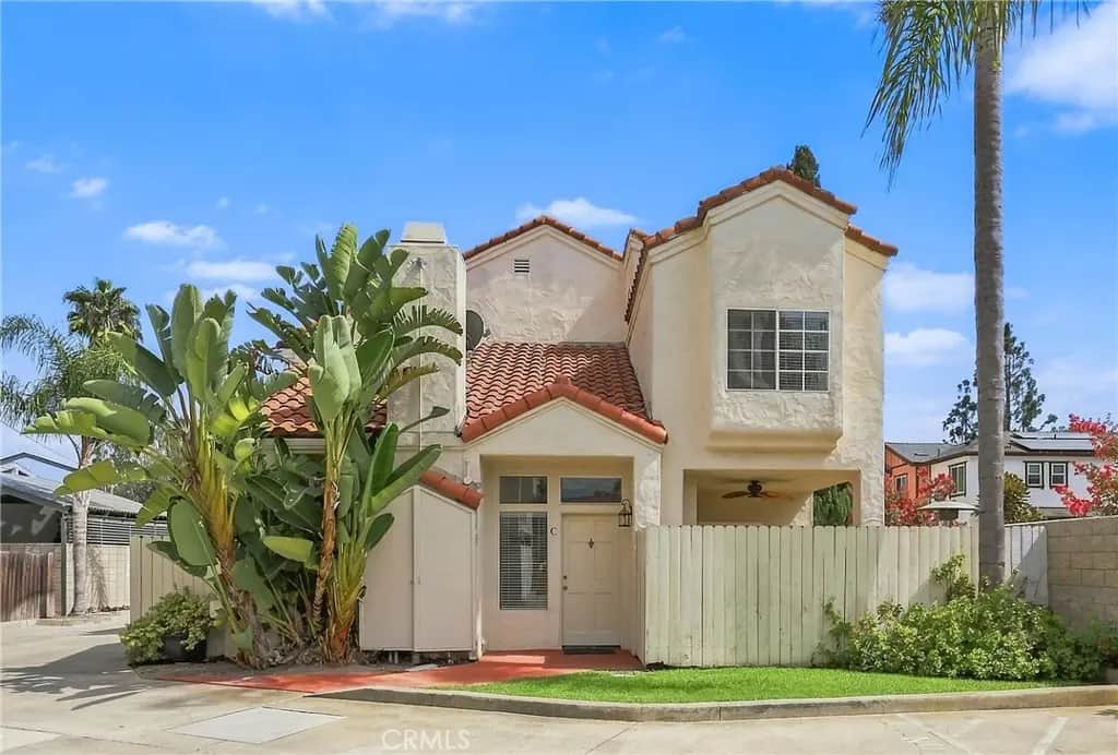2575 Elden Avenue 3, Costa Mesa, CA — listing photo 1