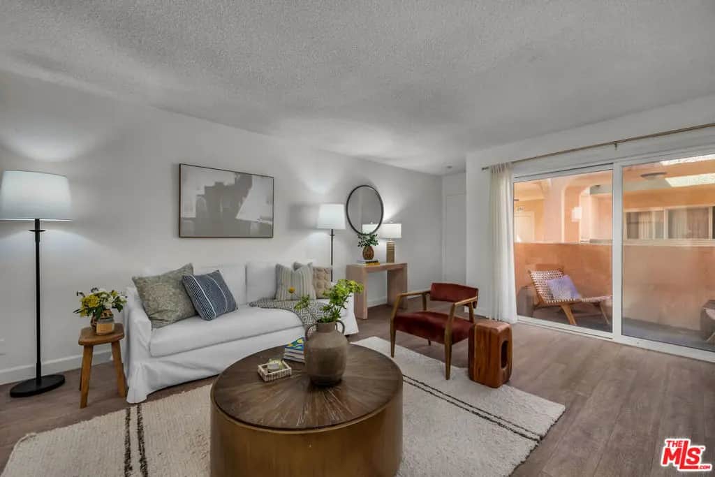 914 Lincoln Boulevard 202, Santa Monica, CA — listing photo 1