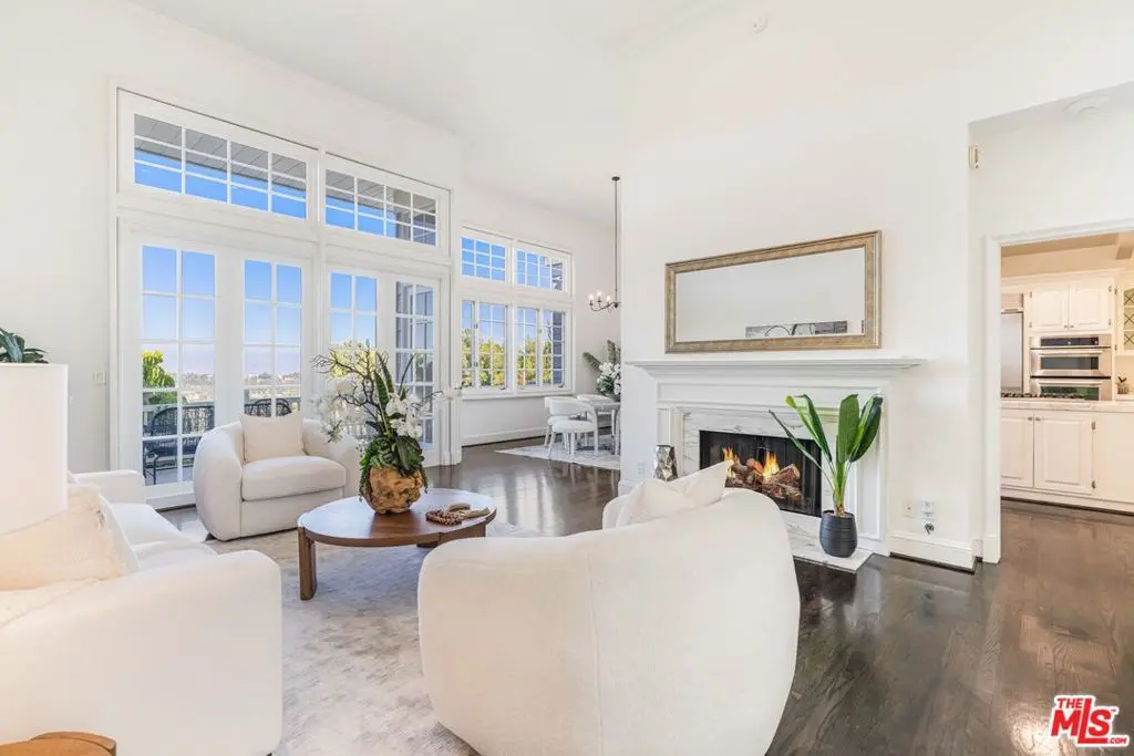 2204 The Terrace, Los Angeles, CA — listing photo 1