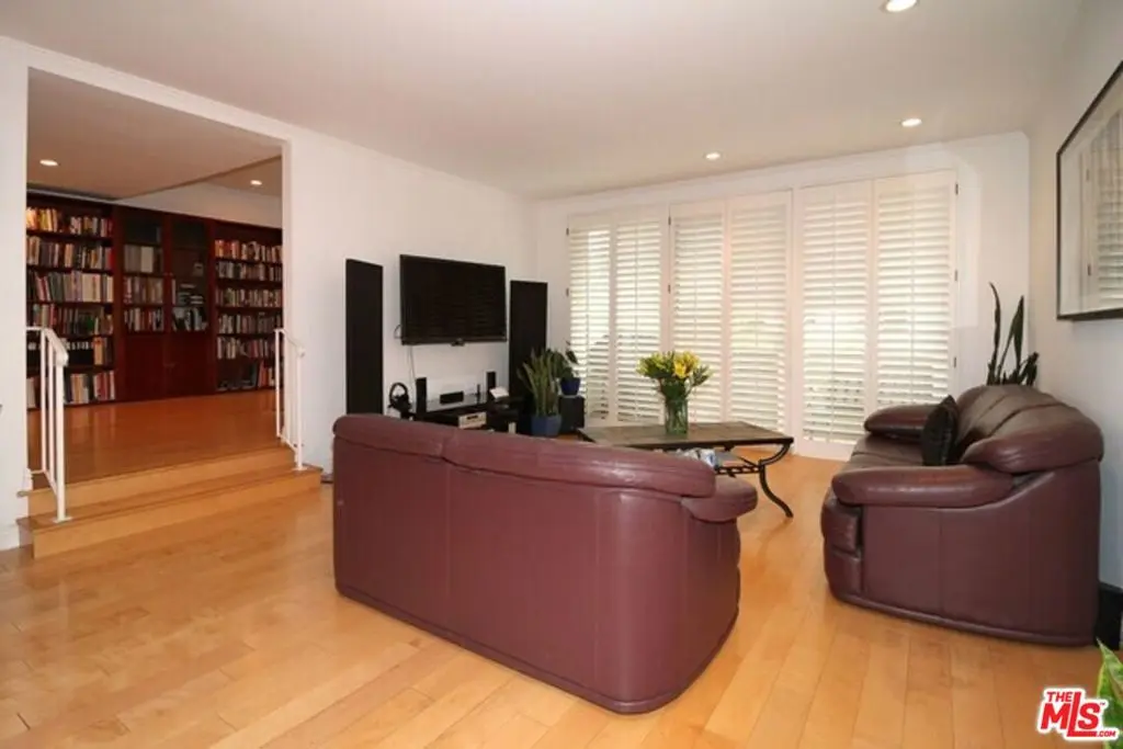 1550 Greenfield Avenue 201, Los Angeles, CA — listing photo 1