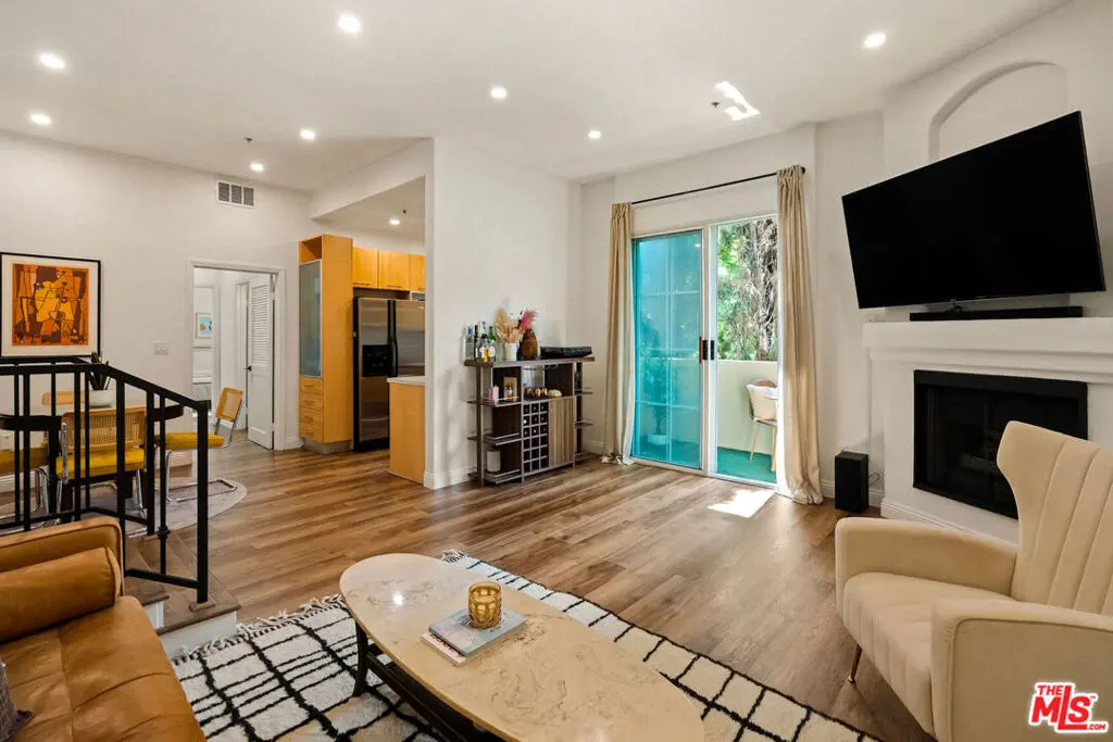 7101 La Tijera Boulevard J101, Los Angeles, CA — listing photo 1