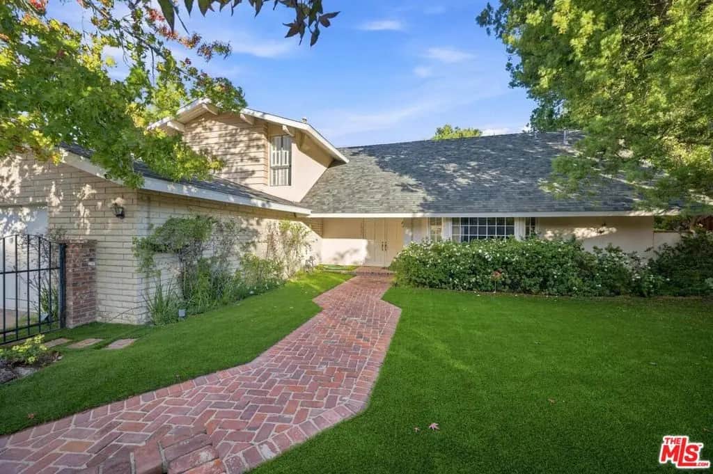 2527 Banyan Drive, Los Angeles, CA — listing photo 1