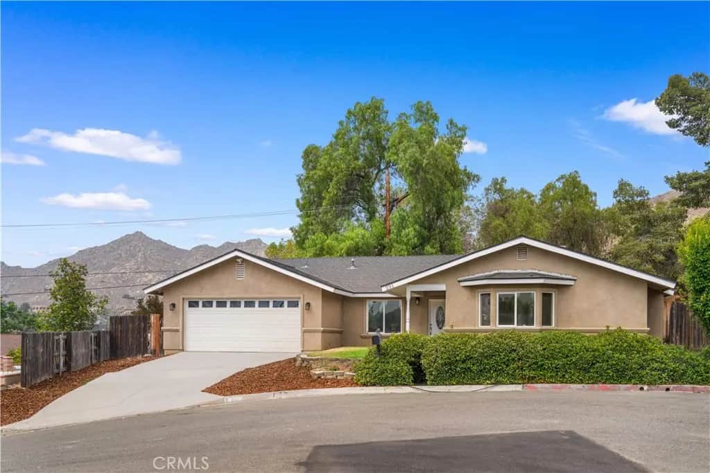 291 Hillandale Court, Riverside, CA — listing photo 1