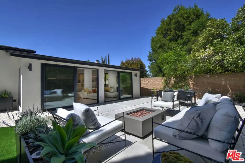 15431 Milbank Street, Encino, CA — listing photo 1