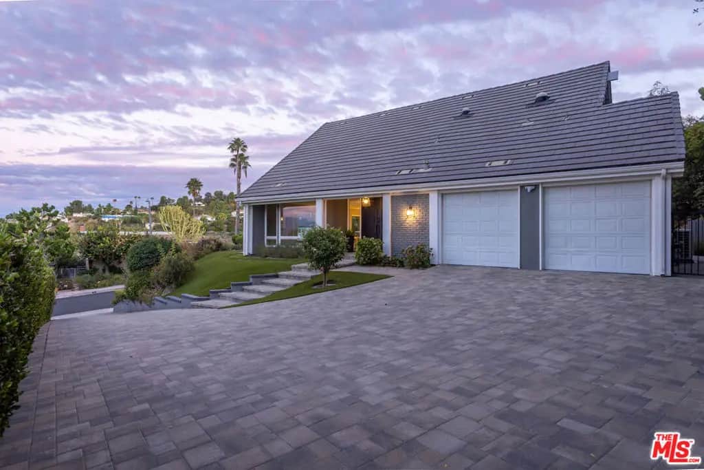 4711 Hermano Drive, Los Angeles, CA — listing photo 1
