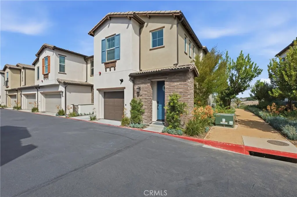 1724 Valley Oak, Oceanside, CA — listing photo 1
