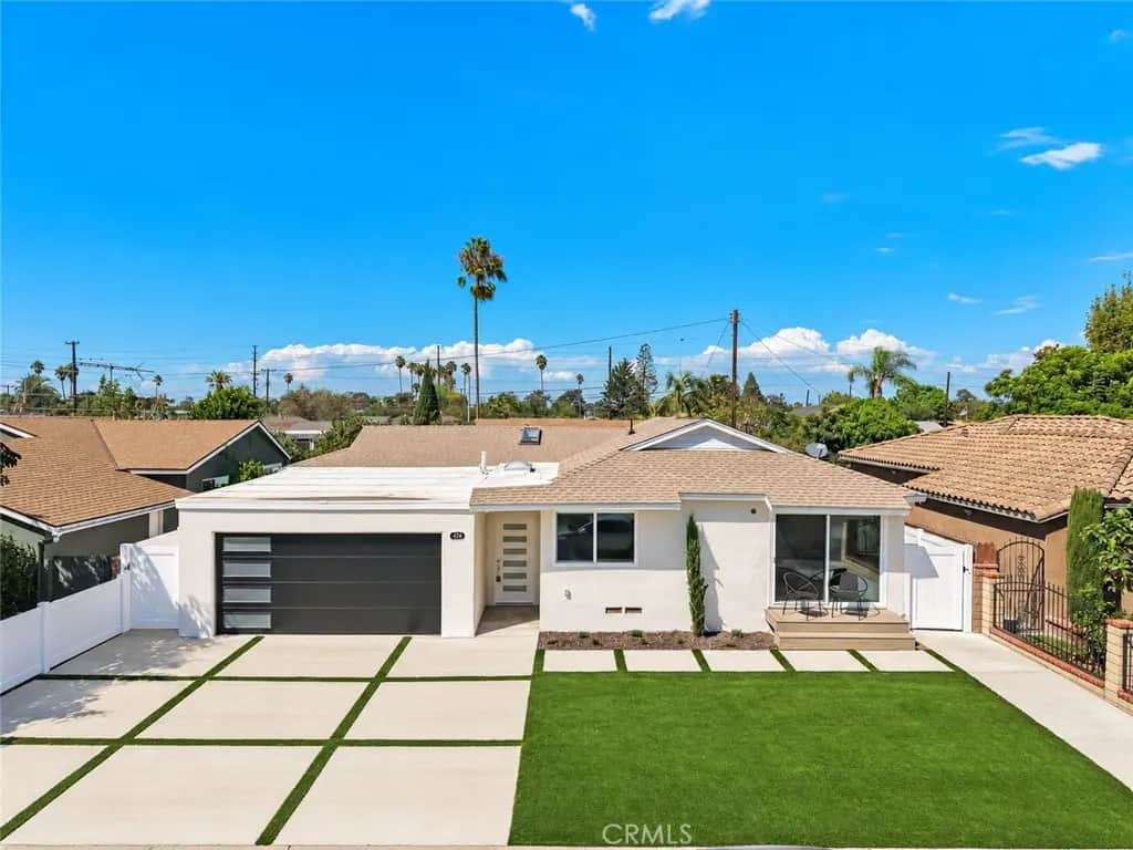 674 Senate Street, Costa Mesa, CA — listing photo 1