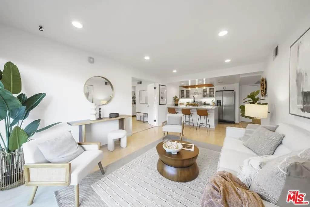 2700 E Cahuenga Boulevard 4121, Los Angeles, CA — listing photo 1