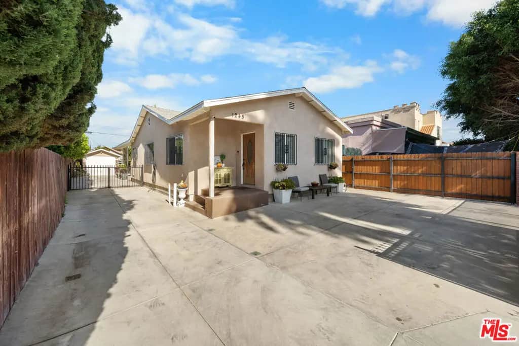 1245 S Muirfield Road, Los Angeles, CA — listing photo 1