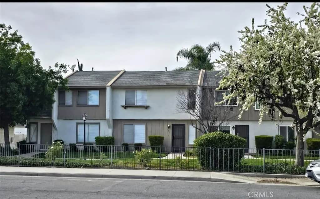 1015 Clark, Riverside, CA — listing photo 1