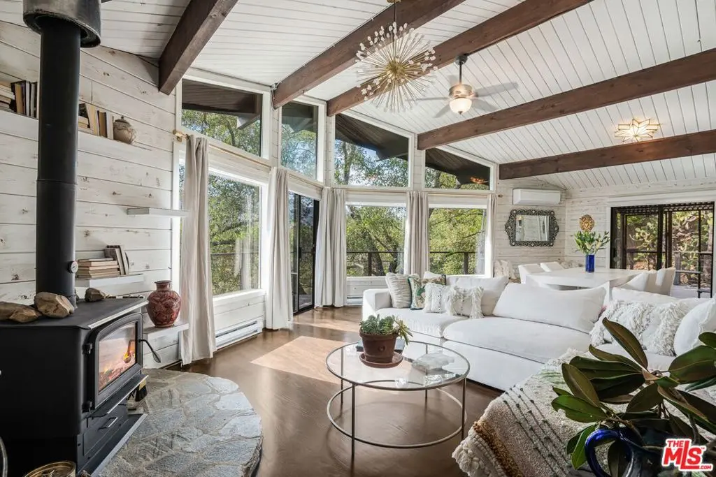 21330 Encina Road, Topanga, CA — listing photo 1