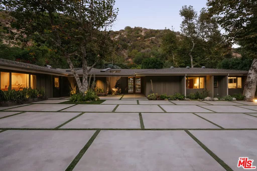 2618 Mandeville Canyon Road, Los Angeles, CA — listing photo 1