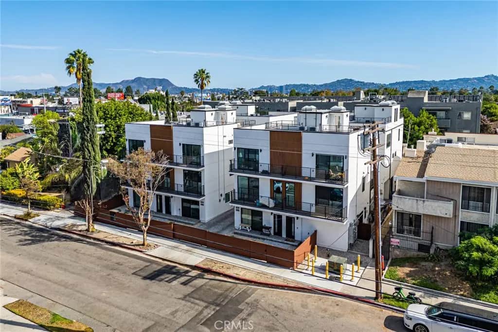11810 Gilmore, Los Angeles, CA — listing photo 1