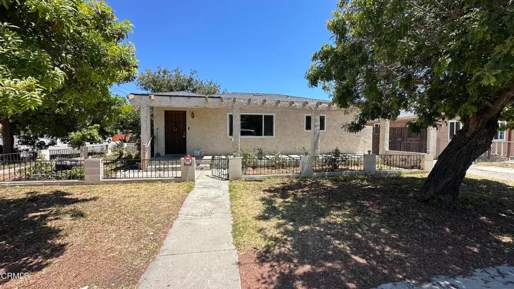 11390 Violeta Street, Ventura, CA — listing photo 1