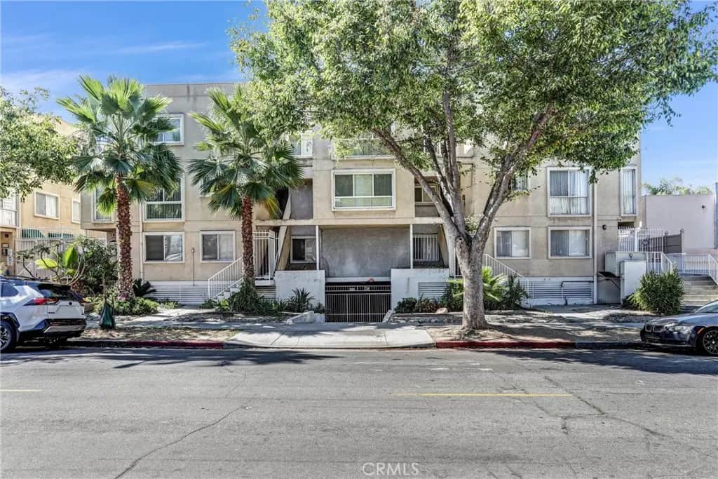 116 W Maple 33, Glendale, CA — listing photo 1