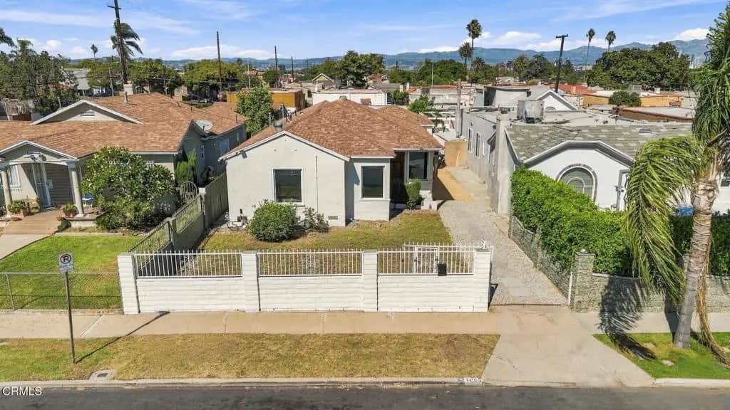2055 W 80th Street, Los Angeles, CA — listing photo 1