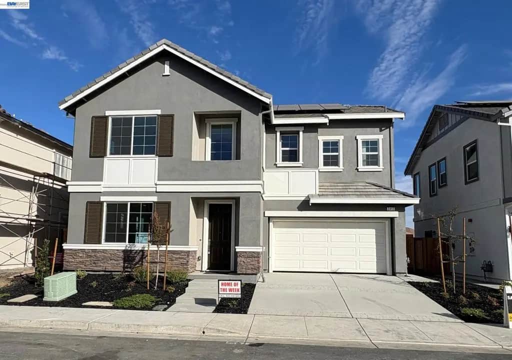 2412 Golden Way, Fairfield, CA — listing photo 1