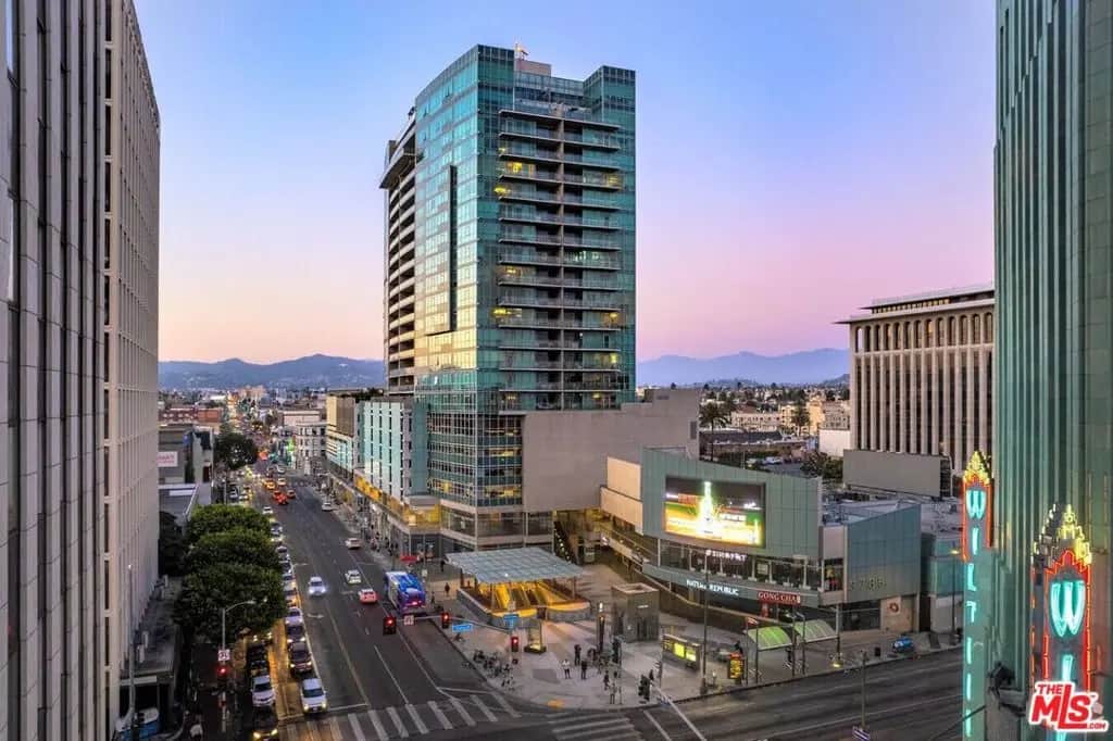 3785 Wilshire Boulevard 204, Los Angeles, CA — listing photo 1