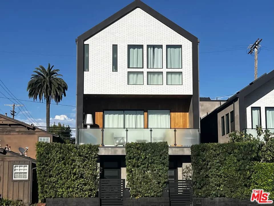 2606 S Barrington Avenue, Los Angeles, CA — listing photo 1