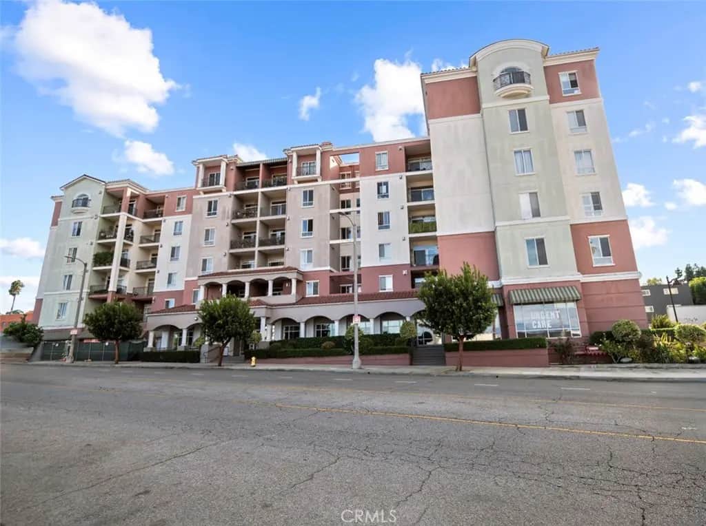 3750 Santa Rosalia 303, Los Angeles, CA — listing photo 1