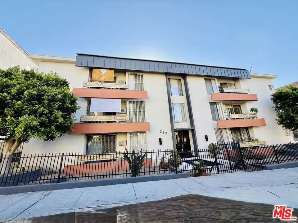 360 S Kenmore Avenue 305, Los Angeles, CA — listing photo 1