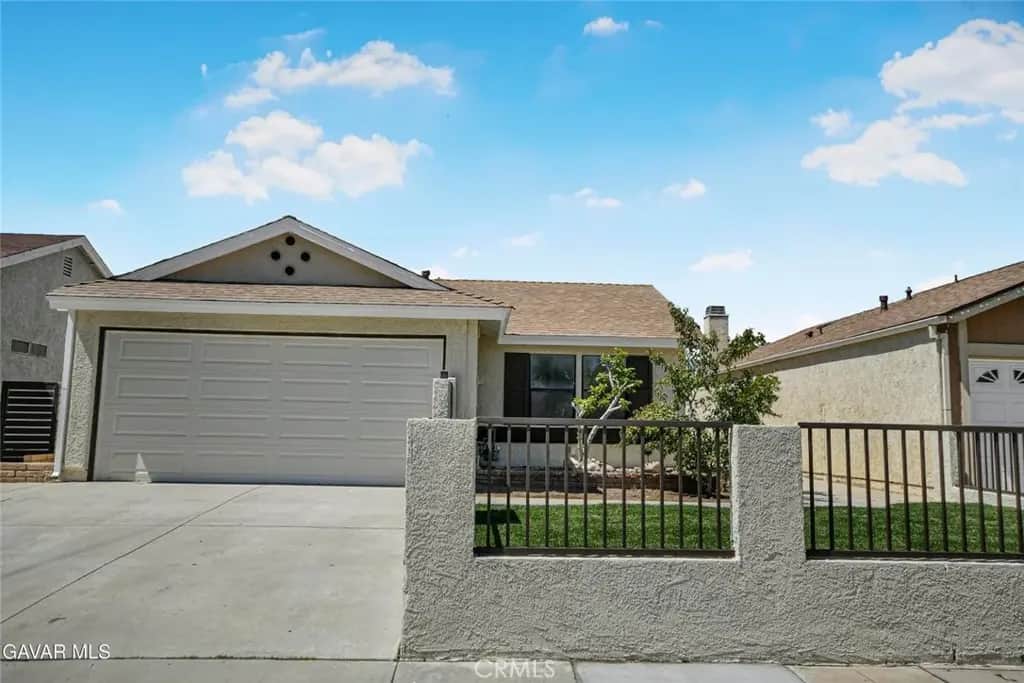 2810 Juniper Drive, Palmdale, CA — listing photo 1