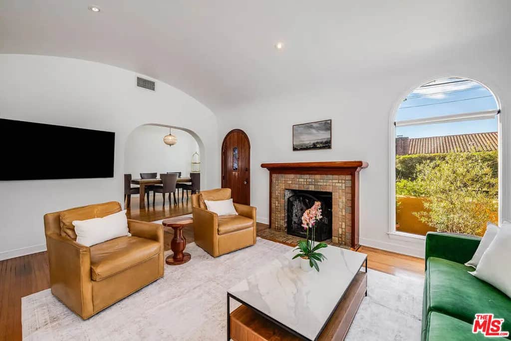 7321 Oakwood Avenue, Los Angeles, CA — listing photo 1