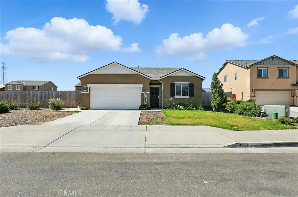 1985 Alma Court, Chowchilla, CA — listing photo 1