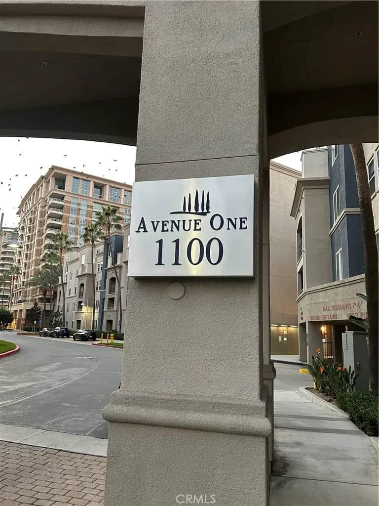 1356 Scholarship, Irvine, CA — listing photo 1