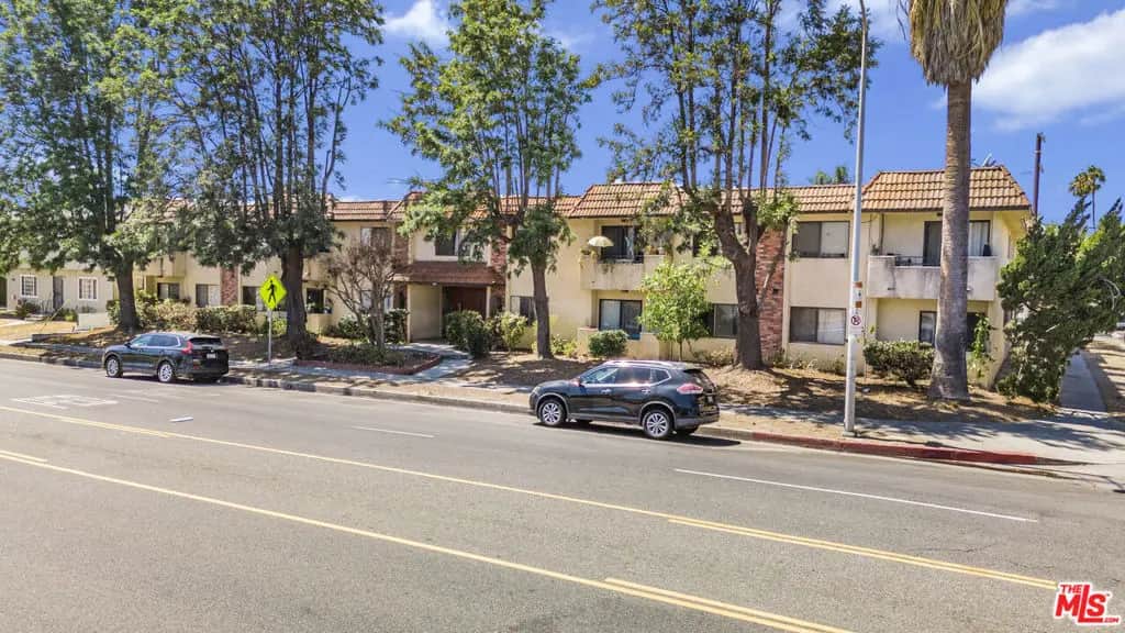 7061 Whitsett Avenue, Los Angeles, CA — listing photo 1