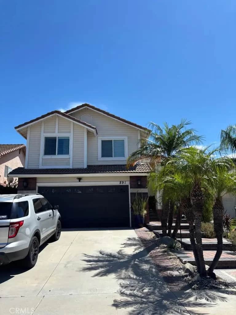 891 Hedges, Corona, CA — listing photo 1