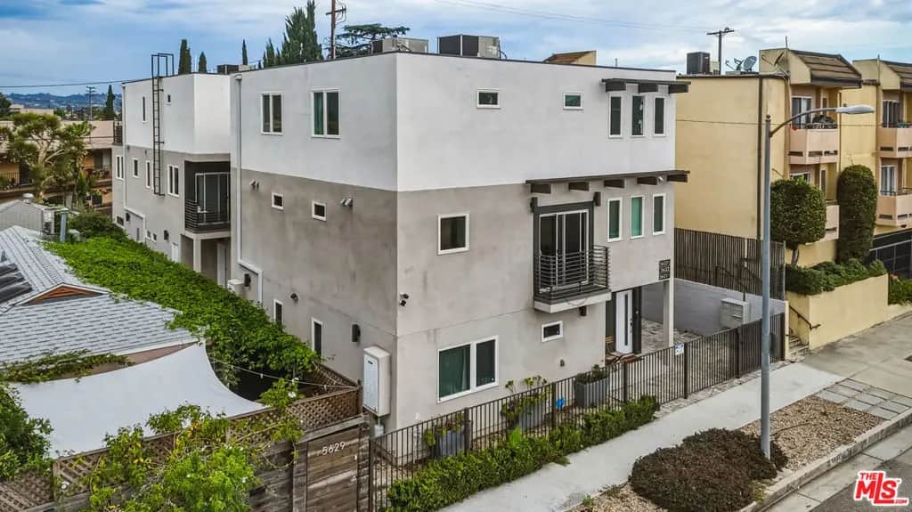 5631 Whitnall Highway, Los Angeles, CA — listing photo 1