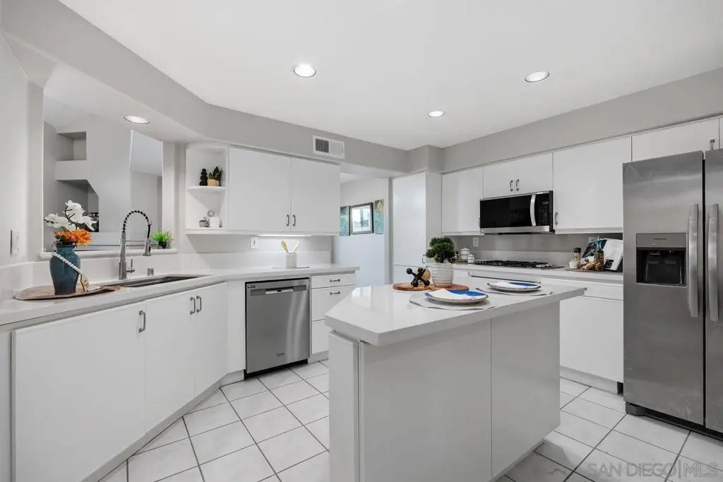 11916 Tivoli Park 8, San Diego, CA — listing photo 1