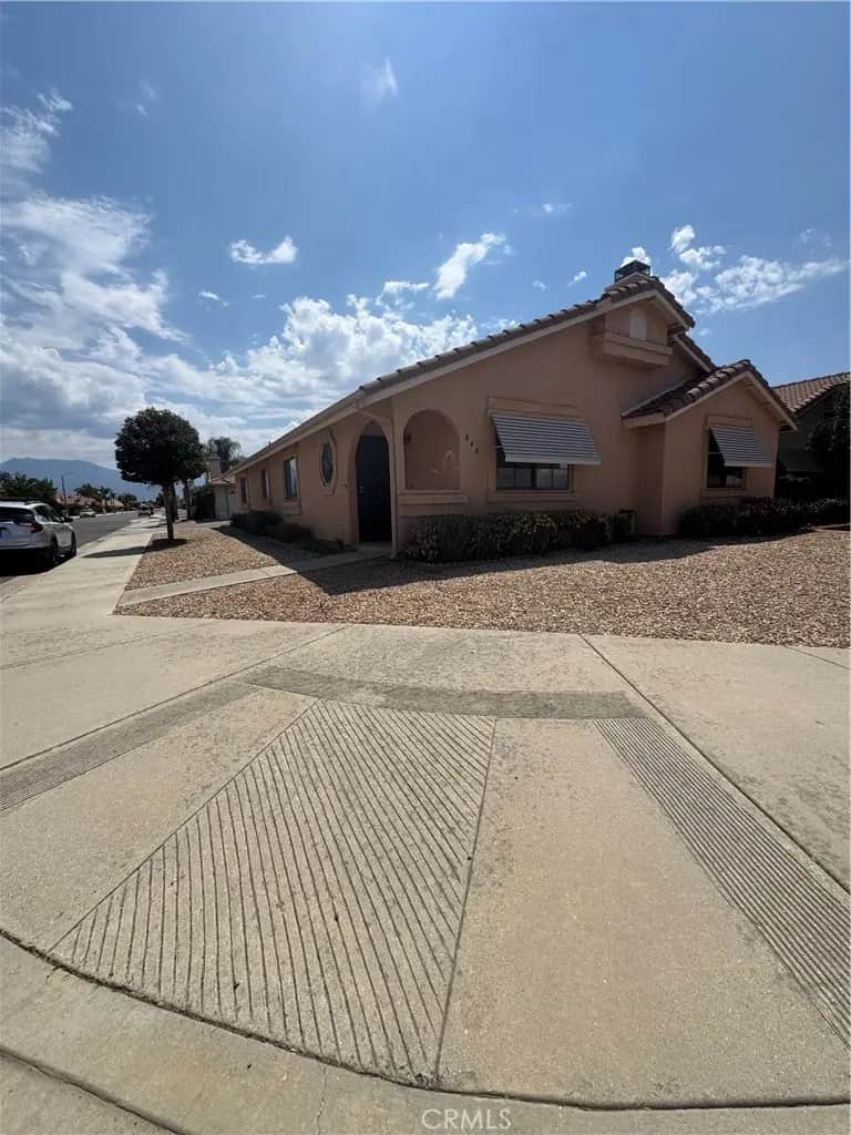 844 La Morena, Hemet, CA — listing photo 1
