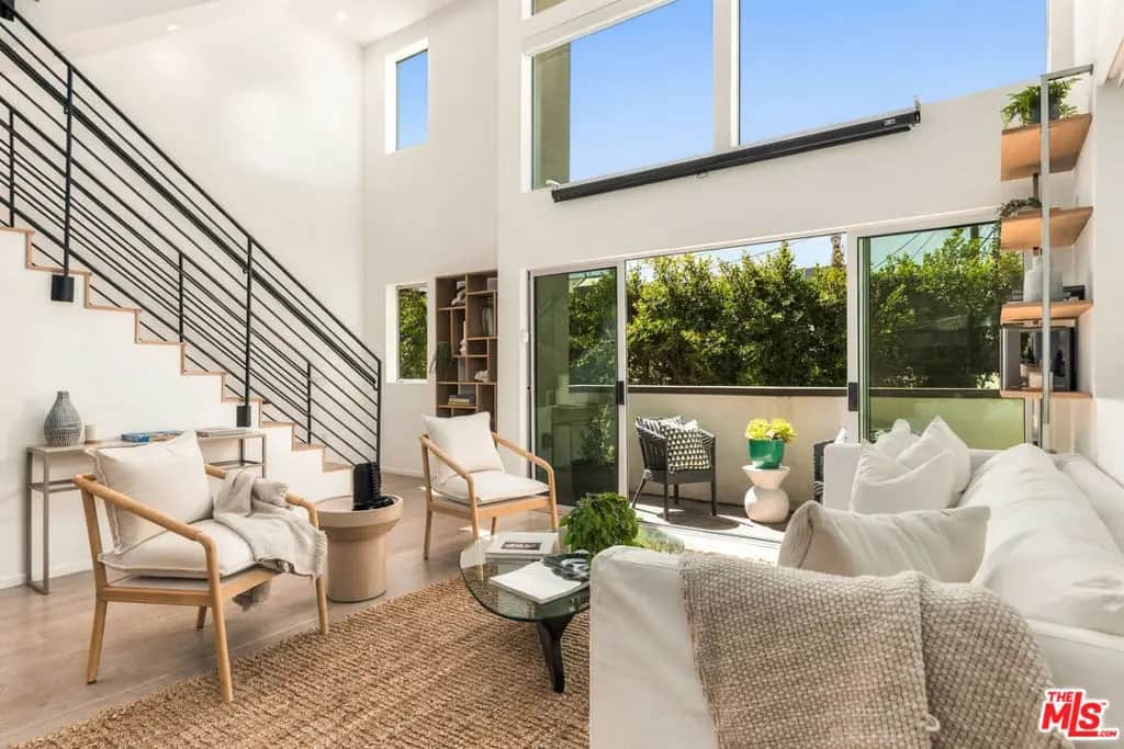 5411 W Wilshire Vista Lane, Los Angeles, CA — listing photo 1
