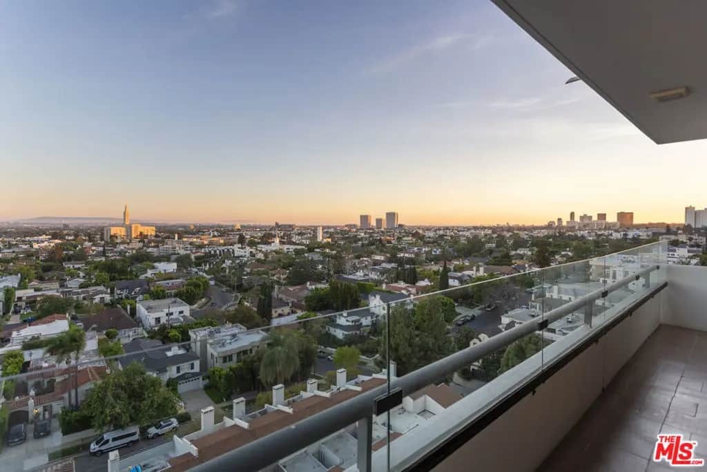 10660 Wilshire Boulevard 1207, Los Angeles, CA — listing photo 1